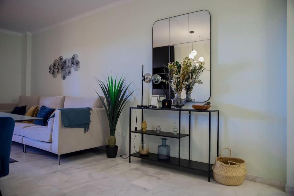 Apartamento Luxurious Marbella Retreat With Sea View Terrace Málaga