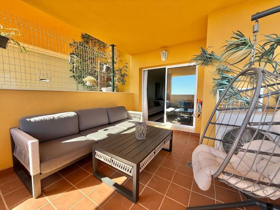 Apartamento Luxurious Marbella Retreat With Sea View Terrace Málaga